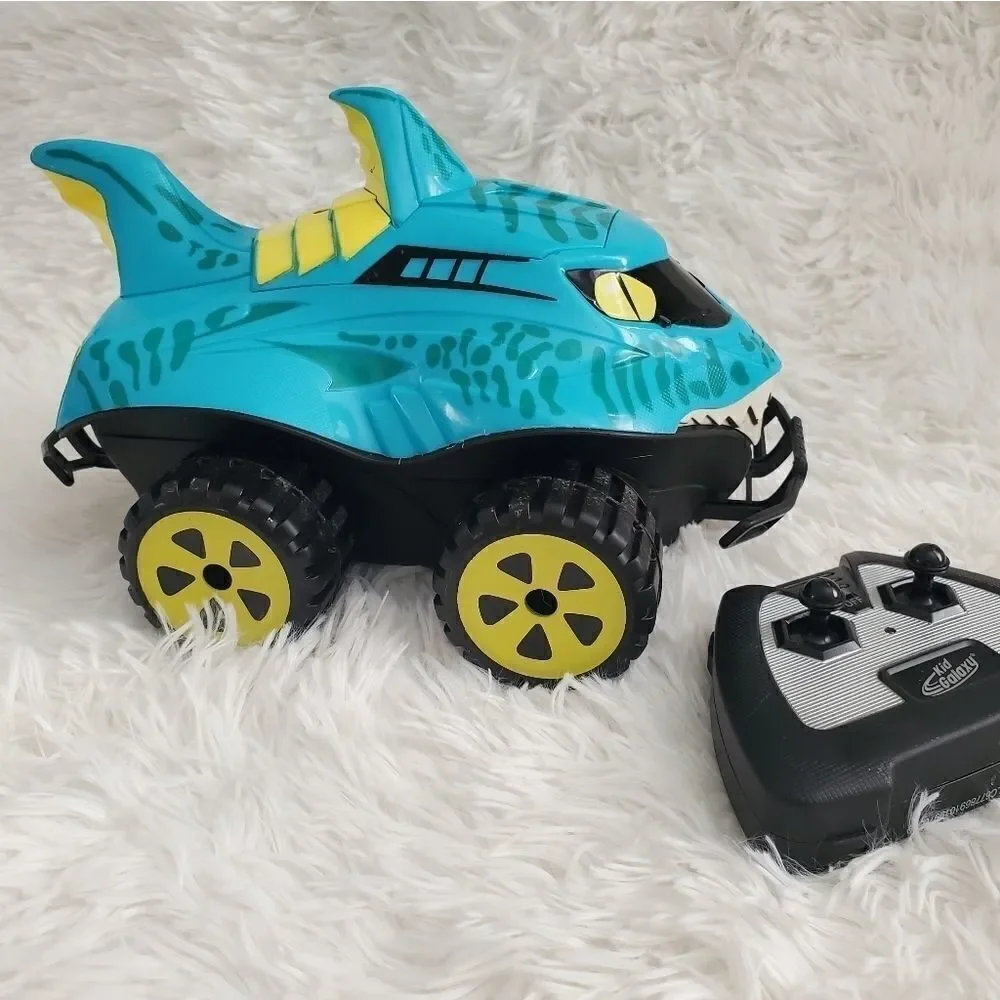 Like New- Morphibians Kid Galaxy 2.4GHZ Shark RC Car